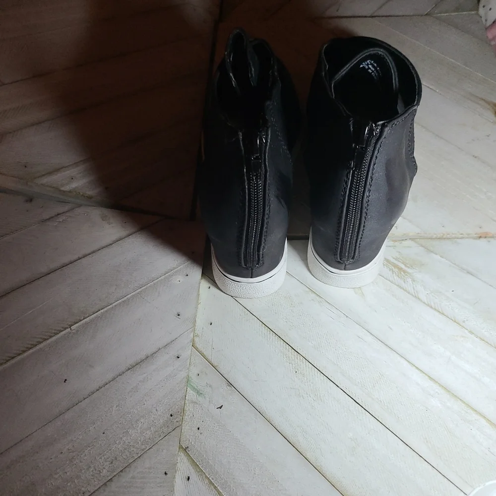 Sugar Size 10 M Black Faux Leather Wedge Sneakers - Picture 5 of 8